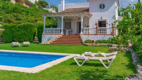 Las Tinajas Nerja by Ruralidays