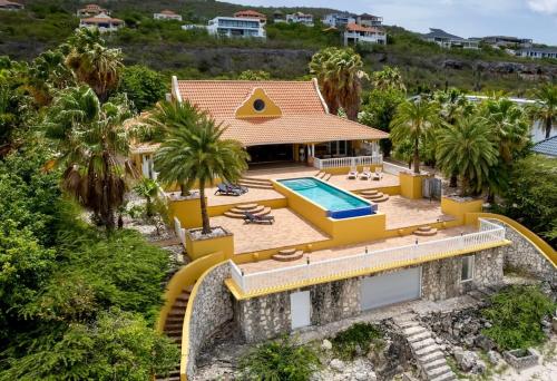 Villa Kas ku Playa 55 - Coral Estate