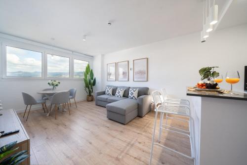 XPCE URBAN 12 MALAGA SKYLINE - Parking Free