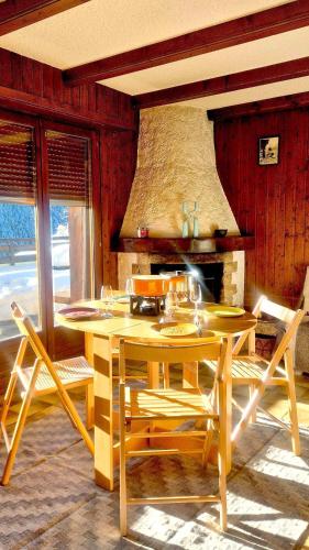 Charming Vintage Flat near Spa Slopes