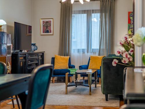 Central Sofia 2BR Apt City Center Historic