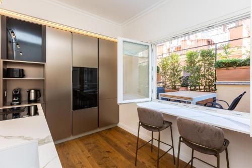 Trevi Terrace Apartment by Rental in Rome
