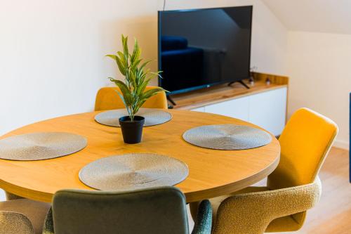Zagreb 217 - 2 Bedrooms - Centre - New - Apartment - Flexible Keybox Entry - Modern - Monthly Rent - WiFi