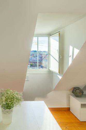 Boavista Apartment, Panoramic Castle, Graça and City Views, Historic Mouraria Lisbon