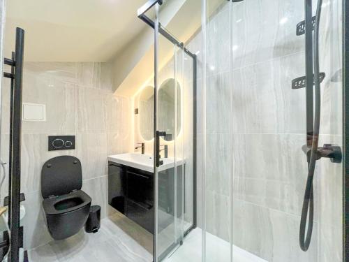 UrbanFlat 199 - Beautiful 5 Bedrooms Parisian Townhouse Flat