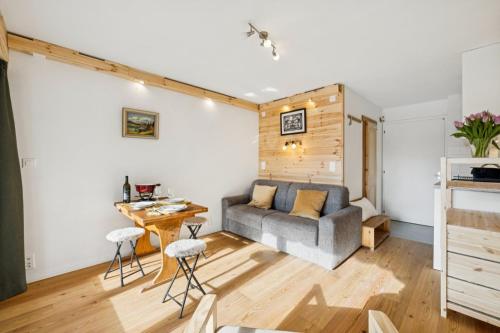 Central studio in Villars sur Ollon, Emeraude, for 3 only 100m to Bretaye ski train