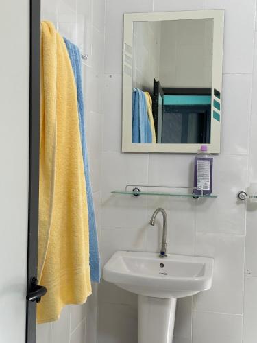 Résidence NDAR tesisinde bir banyo
