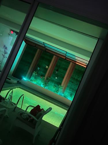 Charmante villa avec piscine à toit ouvrant