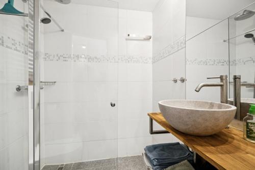 Central flat in Villars sur Ollon, Amethyste, for 4, with two double beds, balcony and 75m to ski-train