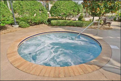 Disney-Area 3BR Home | Pool, Arcade & Tiki Bar photo 12