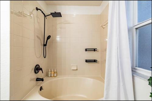 Disney-Area 3BR Home | Pool, Arcade & Tiki Bar photo 26
