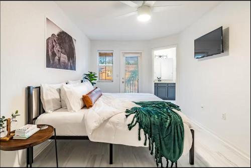 Disney-Area 3BR Home | Pool, Arcade & Tiki Bar photo 36