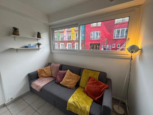 Little Parisian Hideaway for Two - Smart City Base