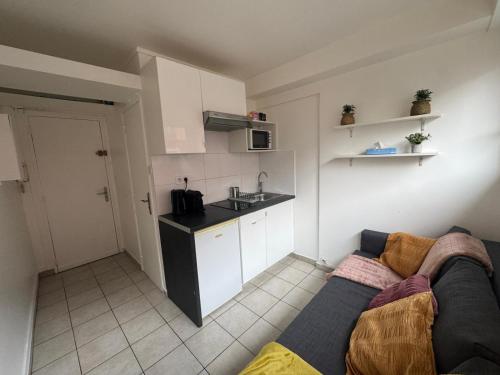 Little Parisian Hideaway for Two - Smart City Base