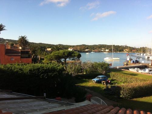 Charmant T3 avec grande terrasse vue port et mer
