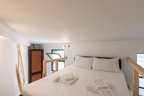 Easy loft next to Loreto metro stop