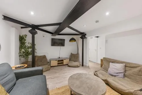 Concert Square - Party Apartment in Liverpool City Centre photo 46