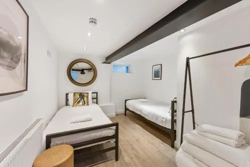 Concert Square - Party Apartment in Liverpool City Centre photo 57