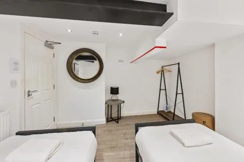 Concert Square - Party Apartment in Liverpool City Centre photo 55