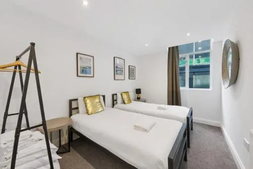 Concert Square - Party Apartment in Liverpool City Centre photo 6