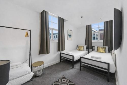 Concert Square - Party Apartment in Liverpool City Centre photo 72