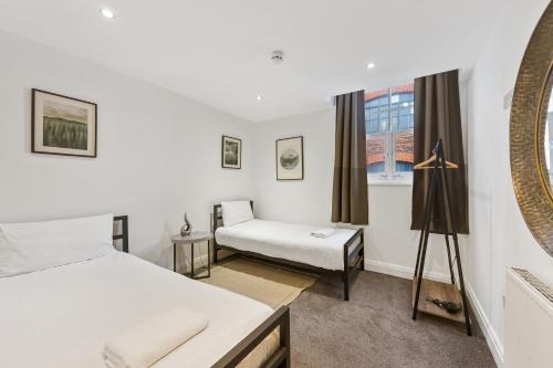 Concert Square - Party Apartment in Liverpool City Centre photo 73