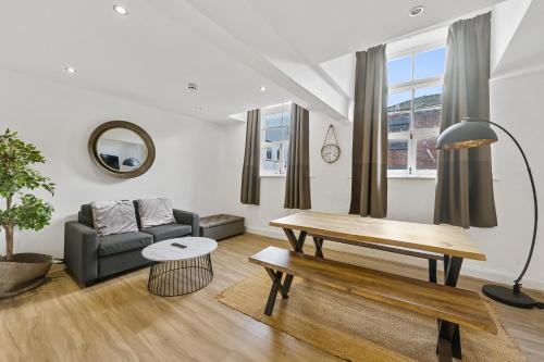 Concert Square - Party Apartment in Liverpool City Centre photo 70