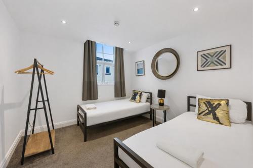 Concert Square - Party Apartment in Liverpool City Centre photo 76