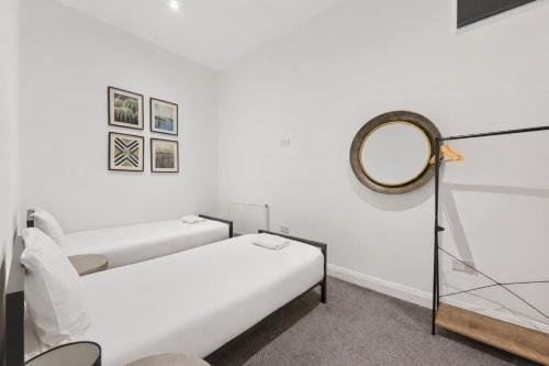 Concert Square - Party Apartment in Liverpool City Centre photo 77