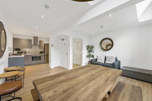 Concert Square - Party Apartment in Liverpool City Centre photo 81