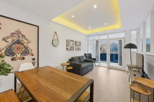 Concert Square - Party Apartment in Liverpool City Centre photo 17