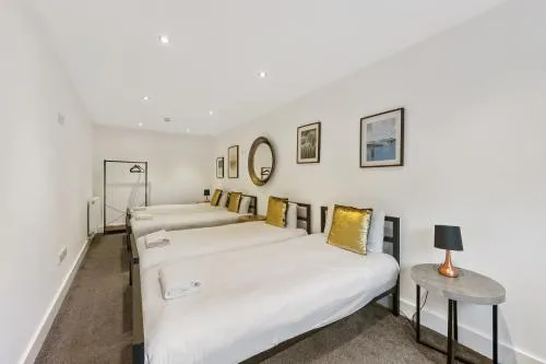 Concert Square - Party Apartment in Liverpool City Centre photo 15
