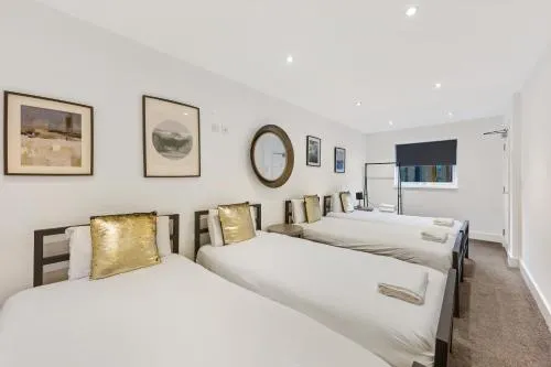 Concert Square - Party Apartment in Liverpool City Centre photo 16
