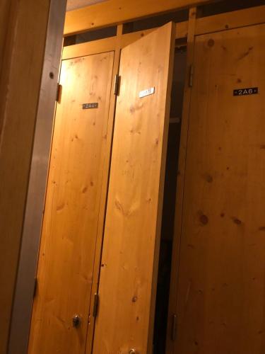 Studio cabin for 2 adults and 2 childrens with private parking