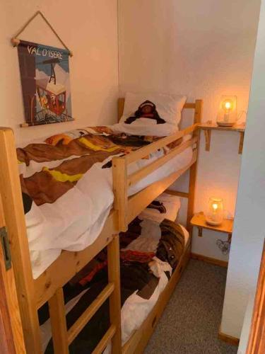 Studio cabin for 2 adults and 2 childrens with private parking