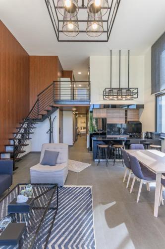 Zona d'estar a Stunning 4 Bedroom Duplex