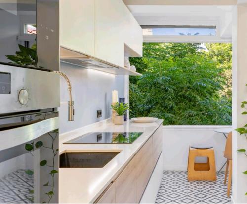 Luxury 3-bedroom apartment with magnific terrase close to beach Carihuela