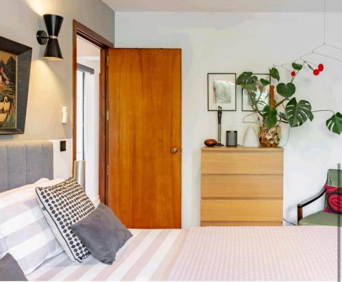 Luxury 3-bedroom apartment with magnific terrase close to beach Carihuela