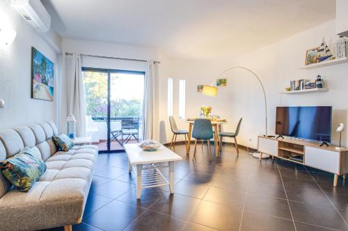 Seaside Retreat with Pool, AC, and Fast Wi-Fi