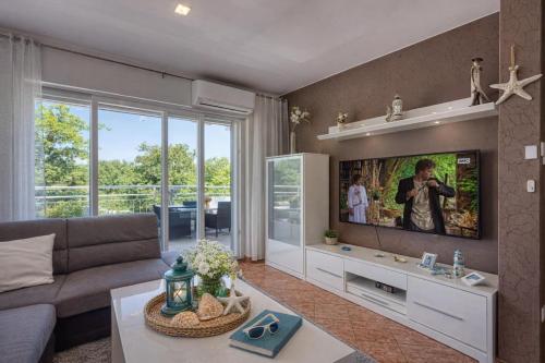 Sea Breeze Residence Mariella - Happy Rentals
