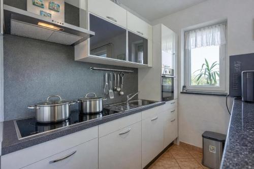 Sea Breeze Residence Mariella - Happy Rentals