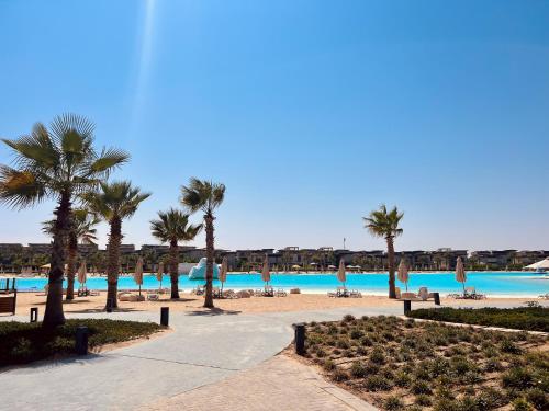 SwanLake Upper Chalet