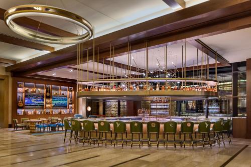 Omni Nashville Hotel — Lounge or bar
