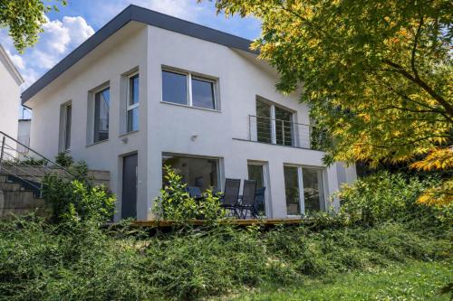 Jacobs Legacy - 4 Bedroom House, Free Parking, near City Center