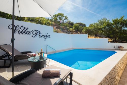 Villa Pinija with pool, terraces and garden