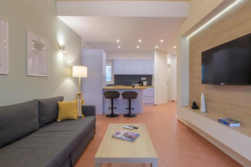 Acropolis walking distance apartment