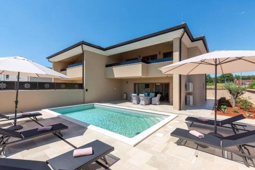 Villa San Antonio with private pool in Novigrad