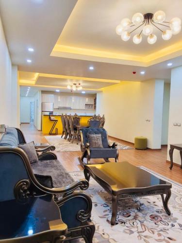 A Touch of Class - Elegant 3BR Stay in Bole