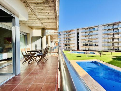 Apartamento en Roses con Terraza Privada y Parking - ES-258-185