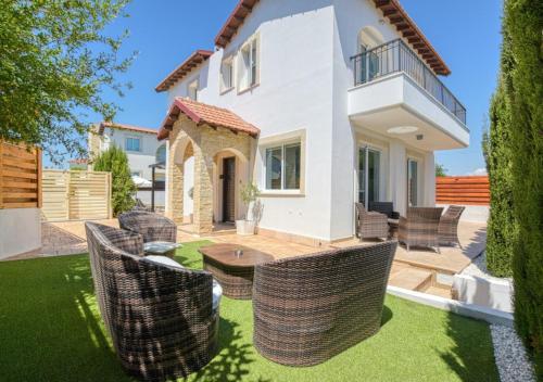 Villa Anais - 3-Bed Villa with Private Pool